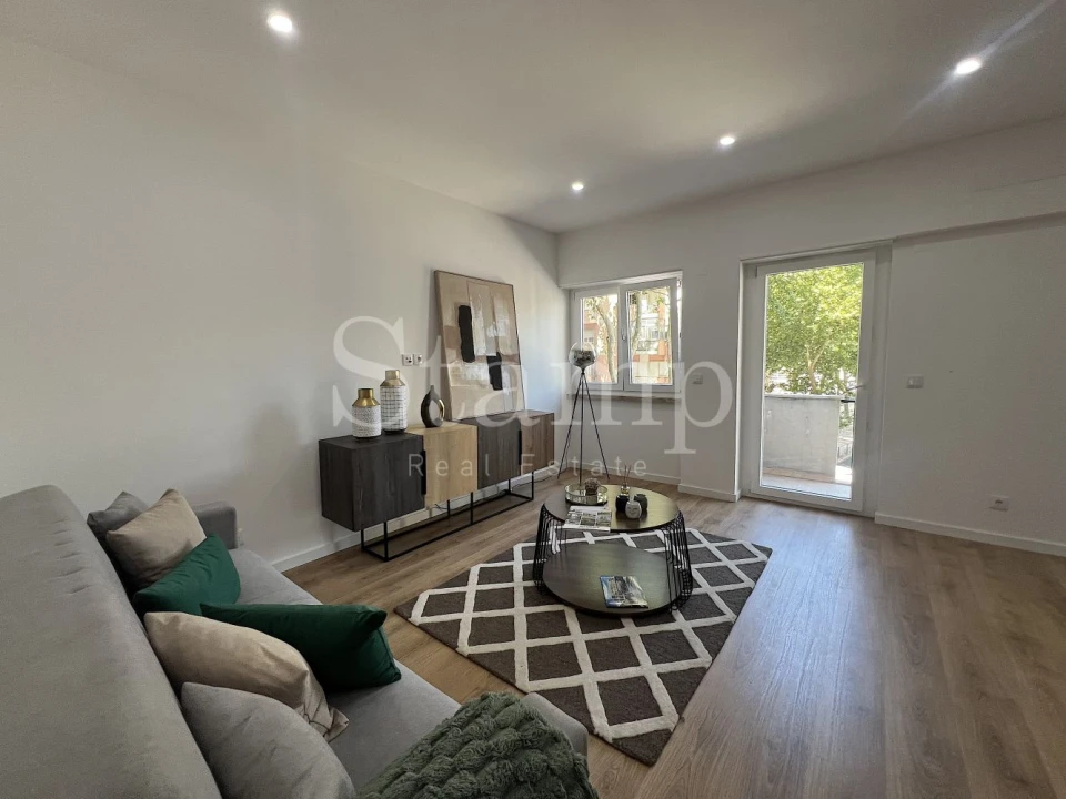 Apartamento T3 para Venda em Benfica Foto 1
