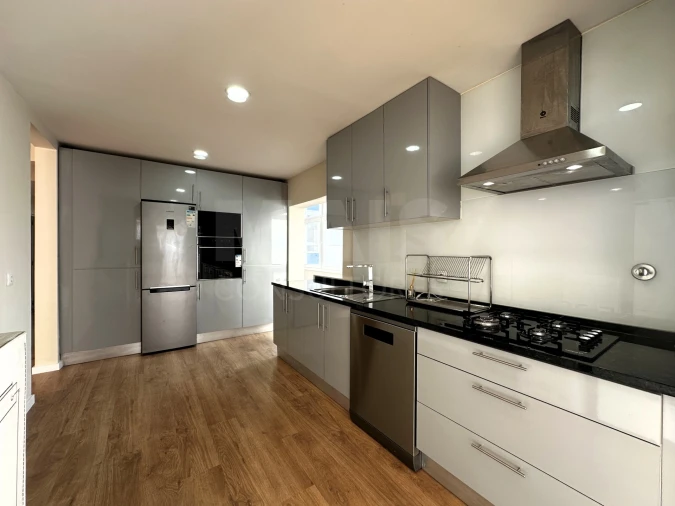 Apartamento T3 para Venda em Odivelas Foto 1