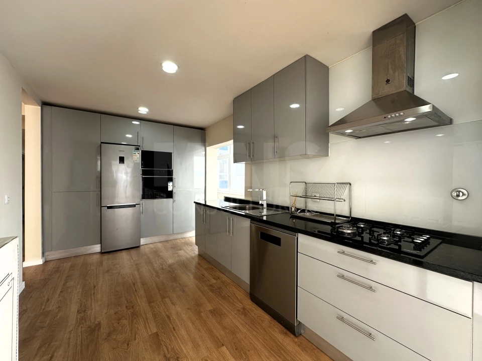 Apartamento T3 para Venda em Odivelas Foto 1