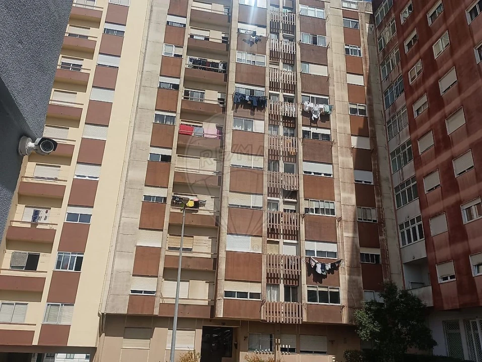 Apartamento T2 para Venda em Cacém e São Marcos Foto 23