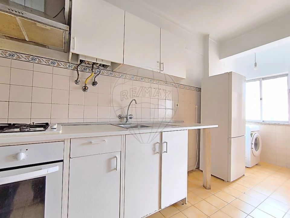 Apartamento T2 para Venda em Cacém e São Marcos Foto 9