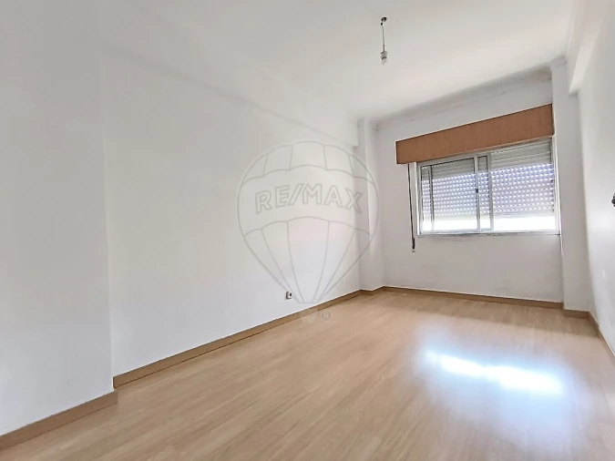 Apartamento T2 para Venda em Cacém e São Marcos Foto 14