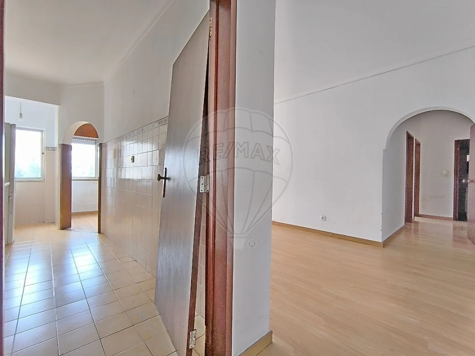 Apartamento T2 para Venda em Cacém e São Marcos Foto 12