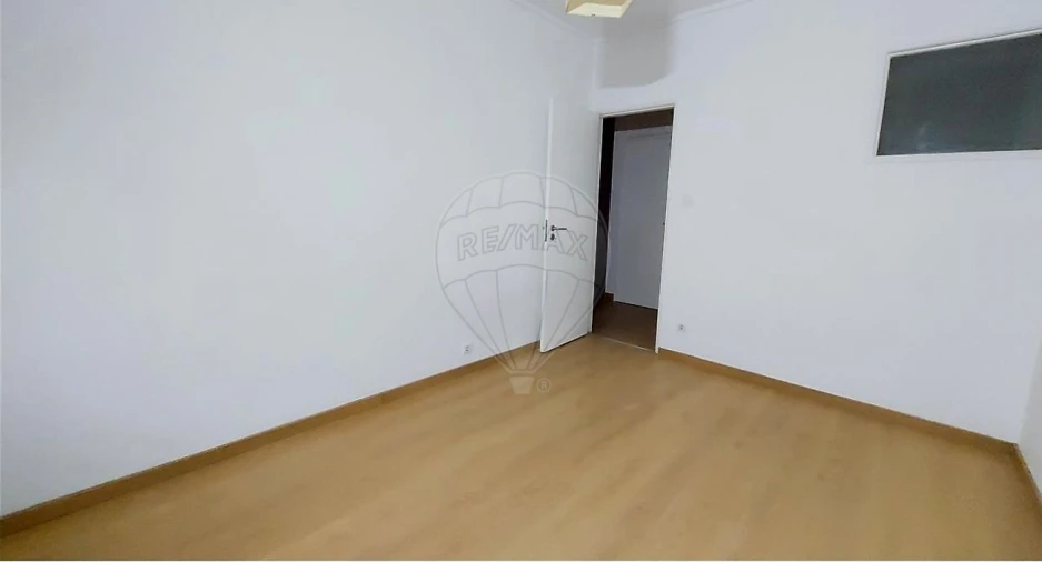 Apartamento T2 para Venda em Algueirão-Mem Martins Foto 9