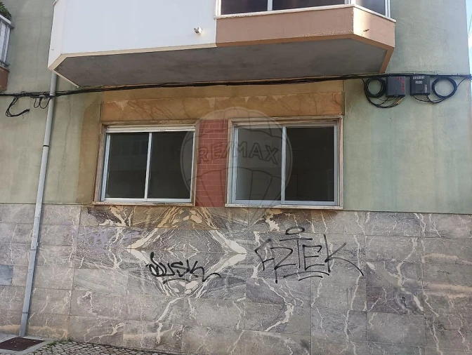 Apartamento T2 para Venda em Algueirão-Mem Martins Foto 16