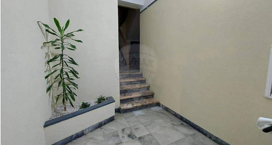 Apartamento T2 para Venda em Algueirão-Mem Martins Foto 2