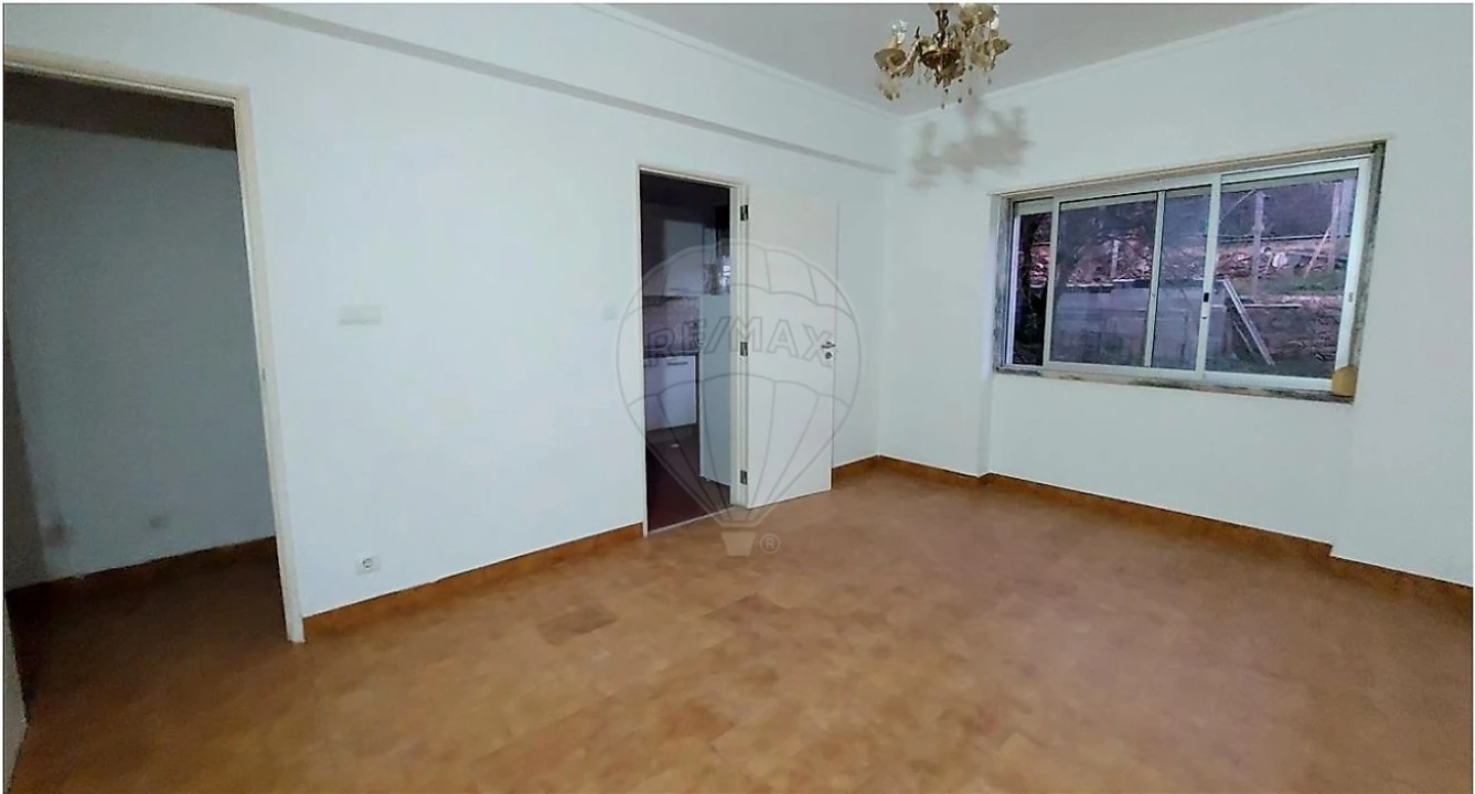 Apartamento T2 para Venda em Algueirão-Mem Martins Foto 3