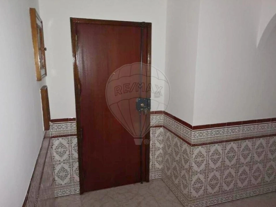 Apartamento T2 para Venda em Algueirão-Mem Martins Foto 1