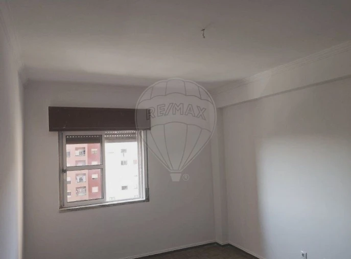 Apartamento T2 para Venda em Algueirão-Mem Martins Foto 12