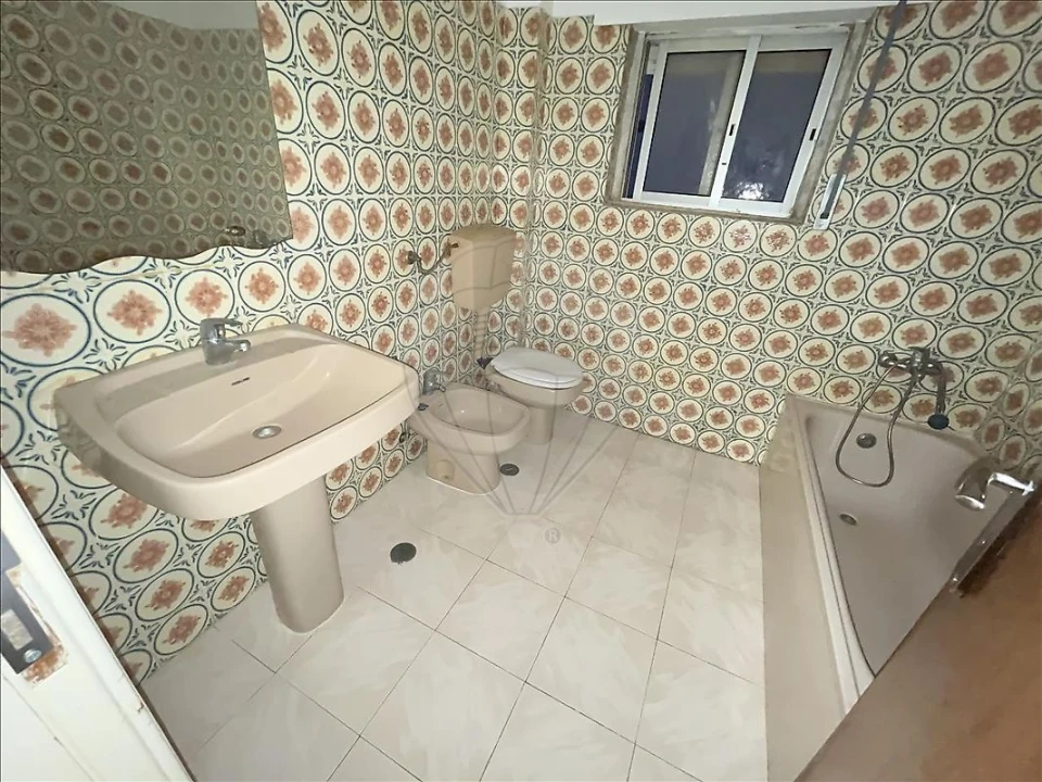 Apartamento T2 para Venda em Agualva e Mira-Sintra Foto 6