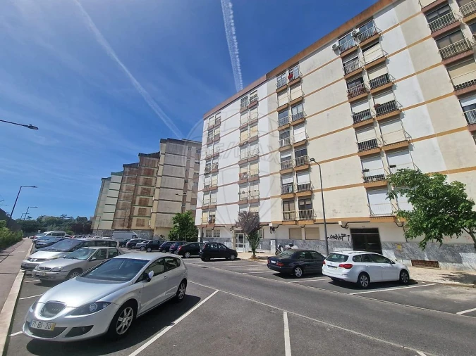 Apartamento T2 para Venda em Agualva e Mira-Sintra