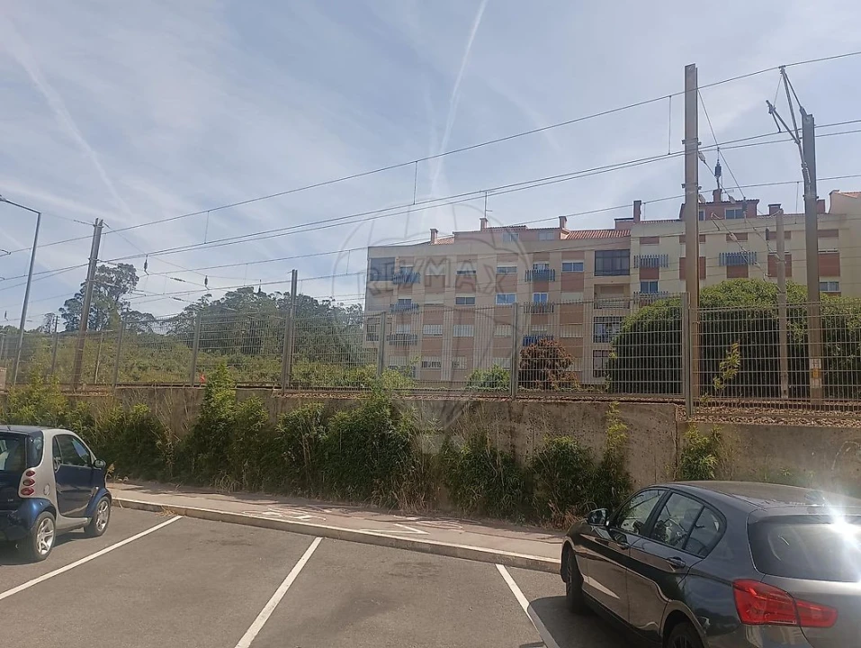 Apartamento T2 para Venda em Agualva e Mira-Sintra Foto 2