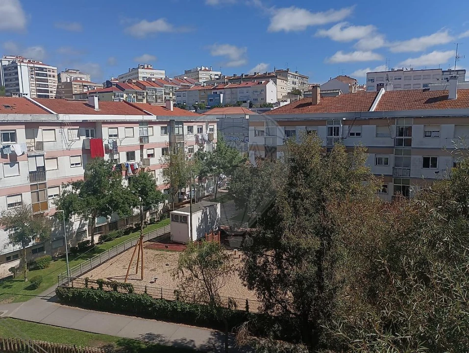 Apartamento T2 para Venda em Cacém e São Marcos Foto 1
