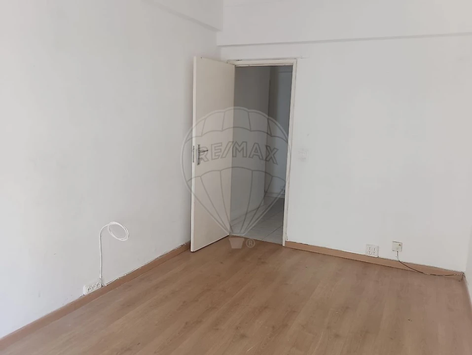 Apartamento T2 para Venda em Cacém e São Marcos Foto 24