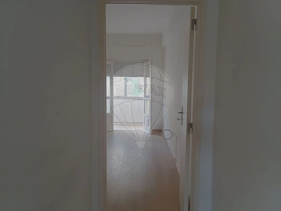 Apartamento T2 para Venda em Cacém e São Marcos Foto 28