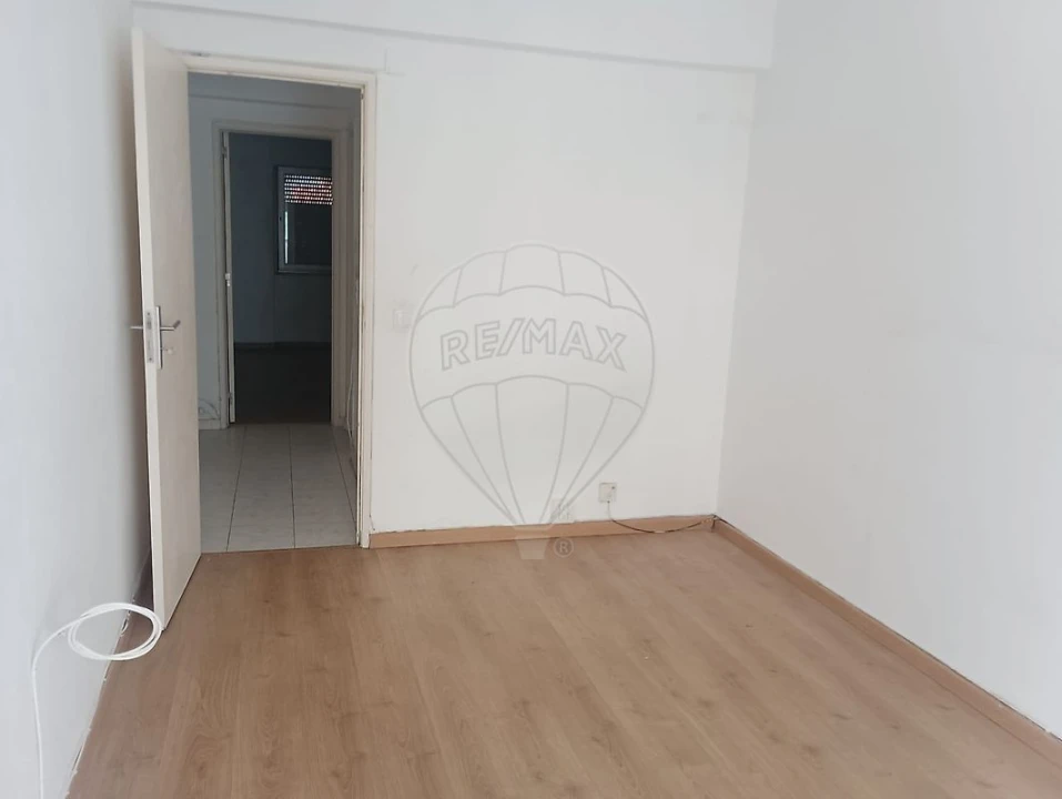 Apartamento T2 para Venda em Cacém e São Marcos Foto 17