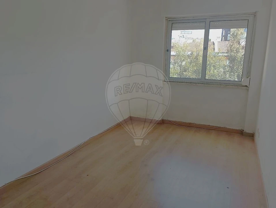 Apartamento T2 para Venda em Cacém e São Marcos Foto 25
