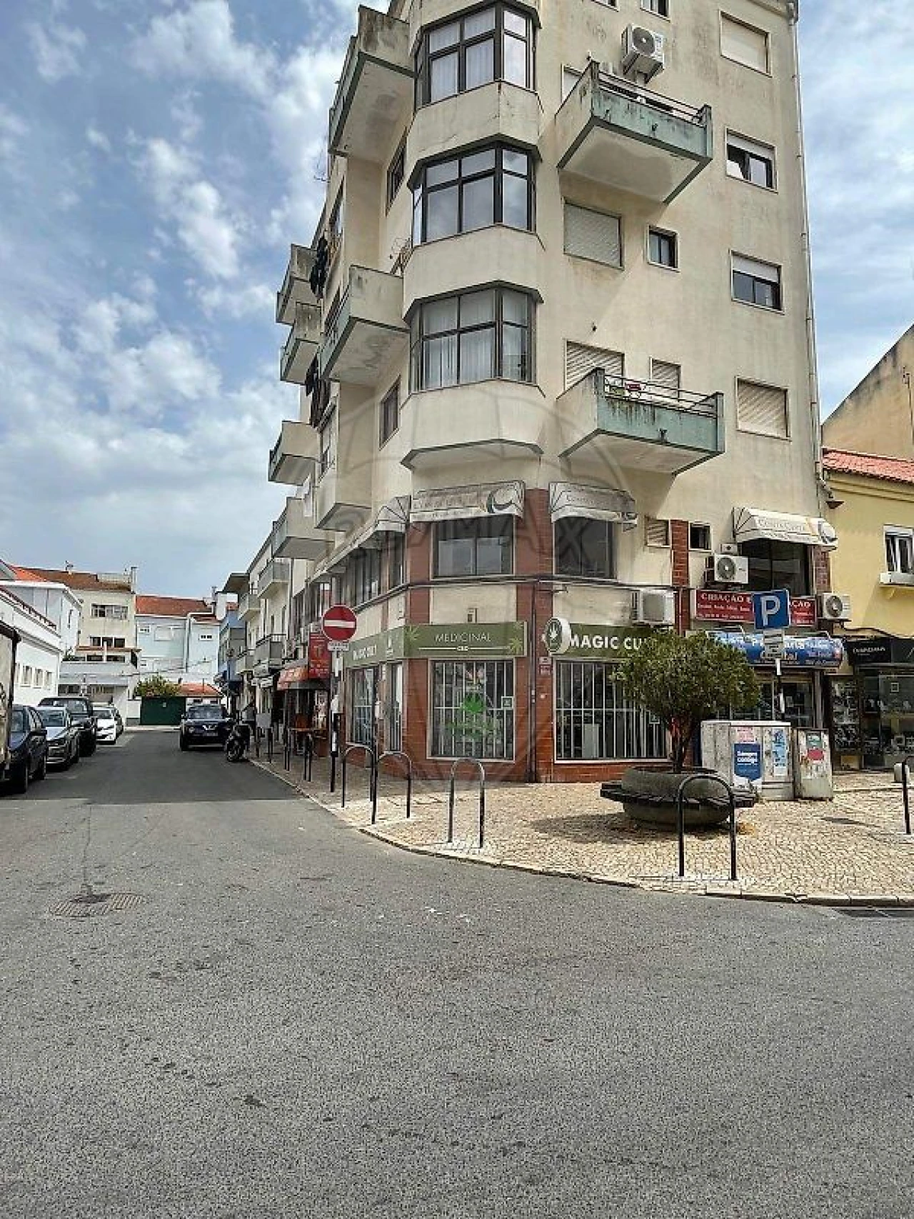 Loja para Arrendamento em Almada, Cova da Piedade, Pragal e Cacilhas Foto 1