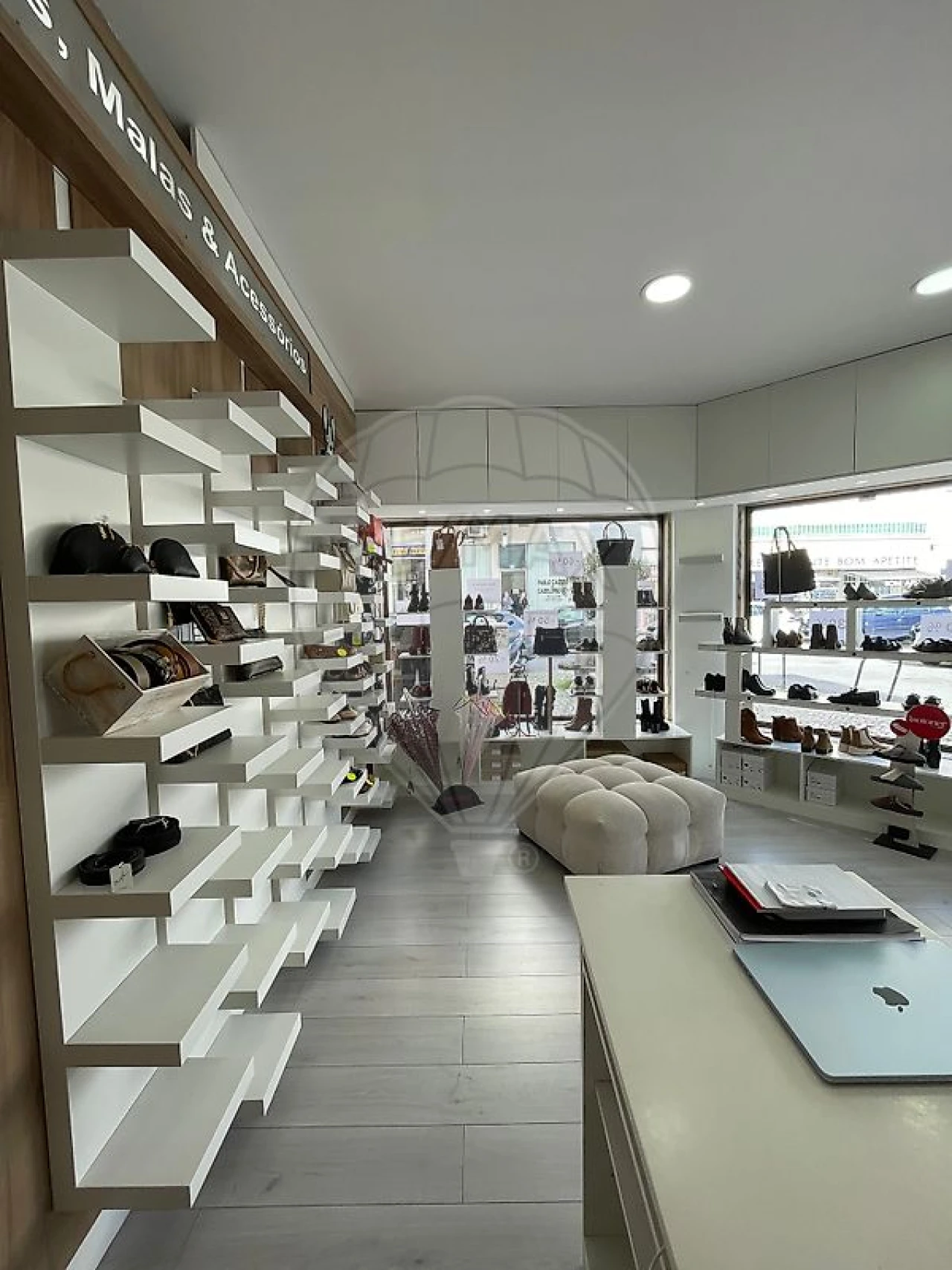 Loja para Arrendamento em Almada, Cova da Piedade, Pragal e Cacilhas Foto 8