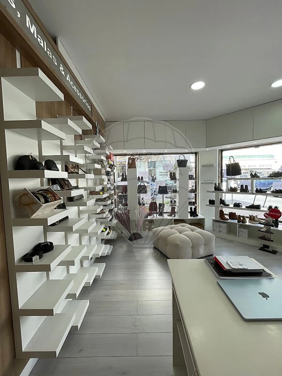 Loja para Arrendamento em Almada, Cova da Piedade, Pragal e Cacilhas Foto 8