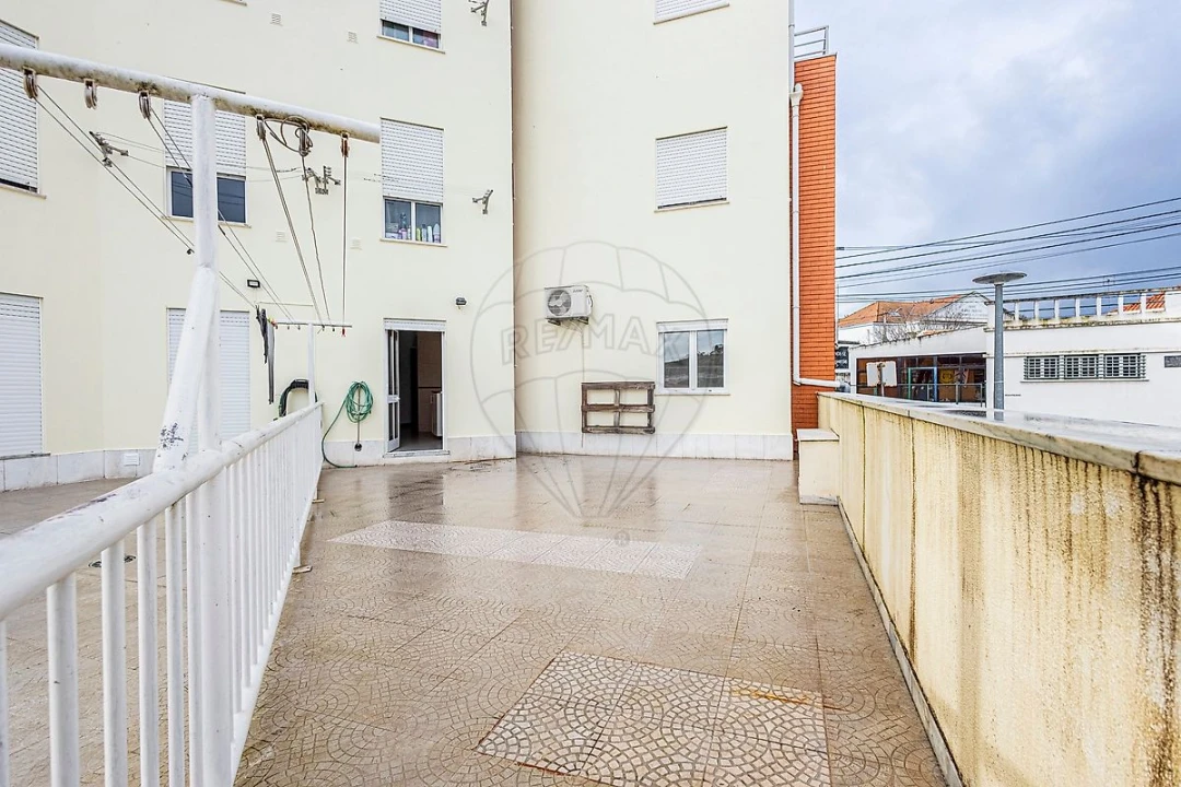 Apartamento T3 para Venda em Aveiras de Cima Foto 29