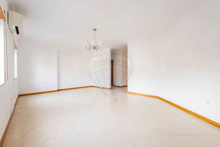 Apartamento T3 para Venda em Aveiras de Cima Foto 11