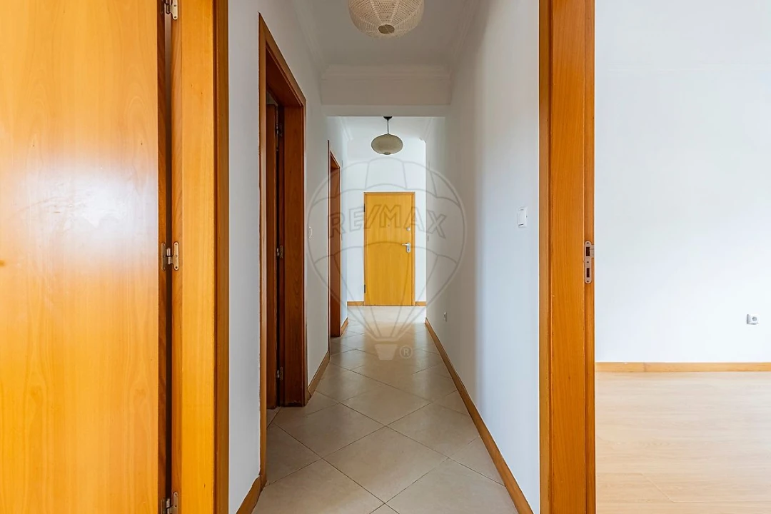Apartamento T3 para Venda em Aveiras de Cima Foto 25