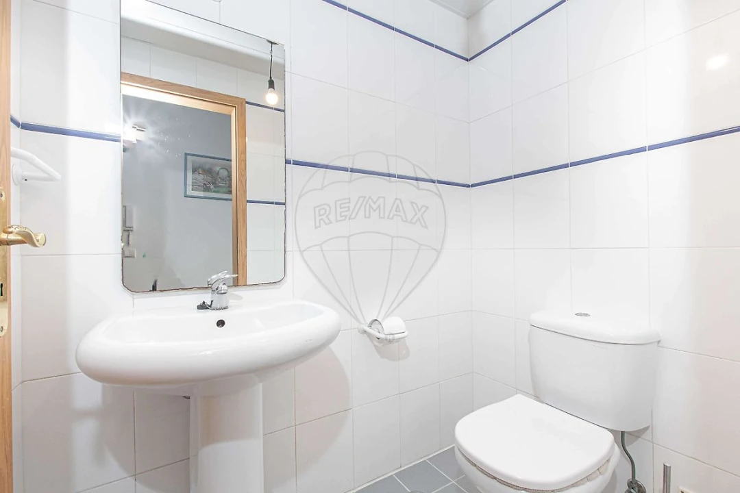 Apartamento T2 para Venda em Azambuja Foto 4