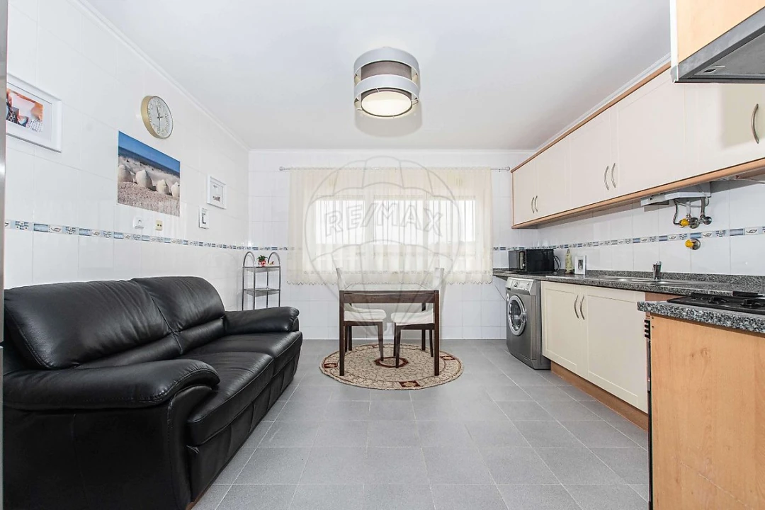 Apartamento T2 para Venda em Azambuja Foto 7