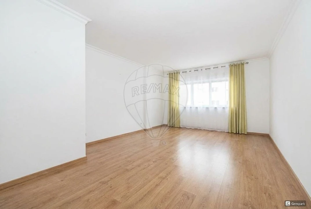 Apartamento T2 para Venda em Azambuja Foto 9