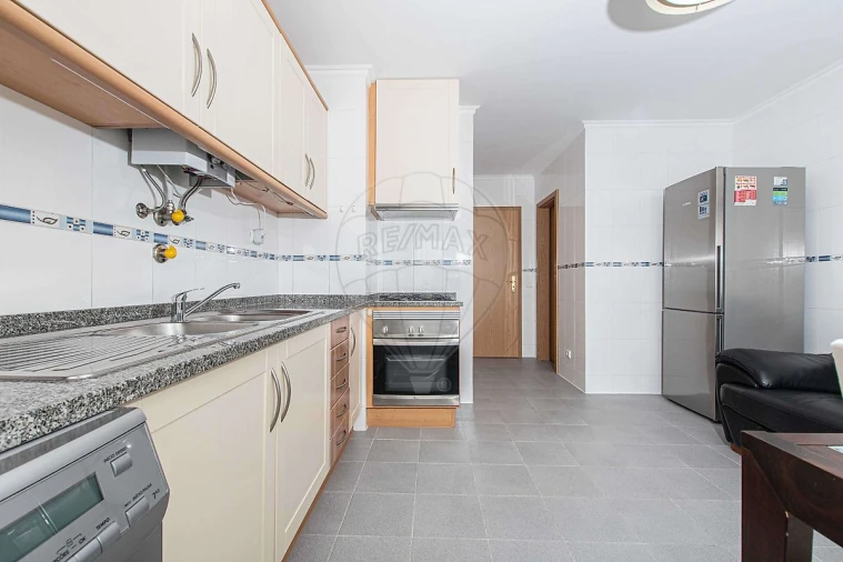 Apartamento T2 para Venda em Azambuja Foto 8