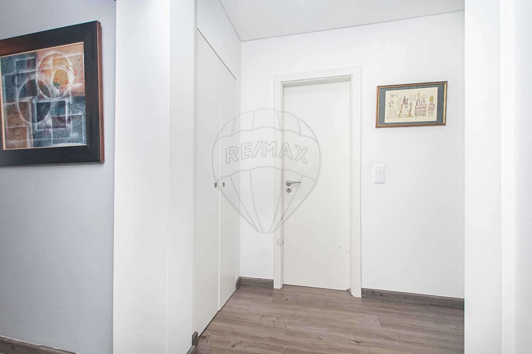 Apartamento T2 para Venda em São Domingos de Rana Foto 11