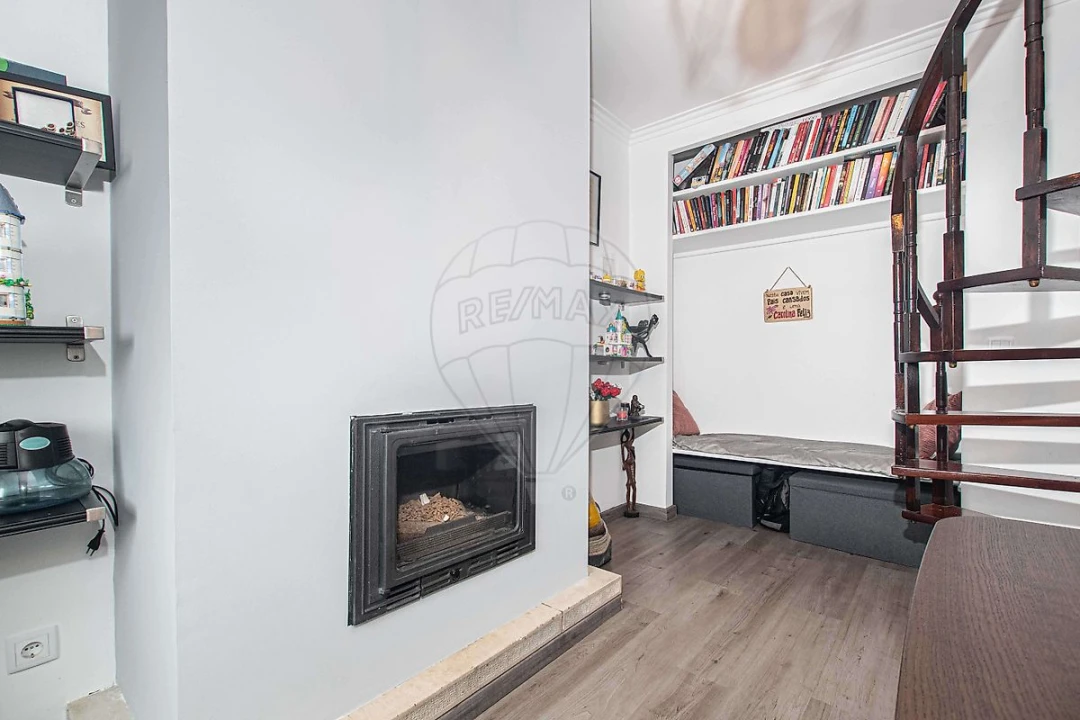 Apartamento T2 para Venda em São Domingos de Rana Foto 7