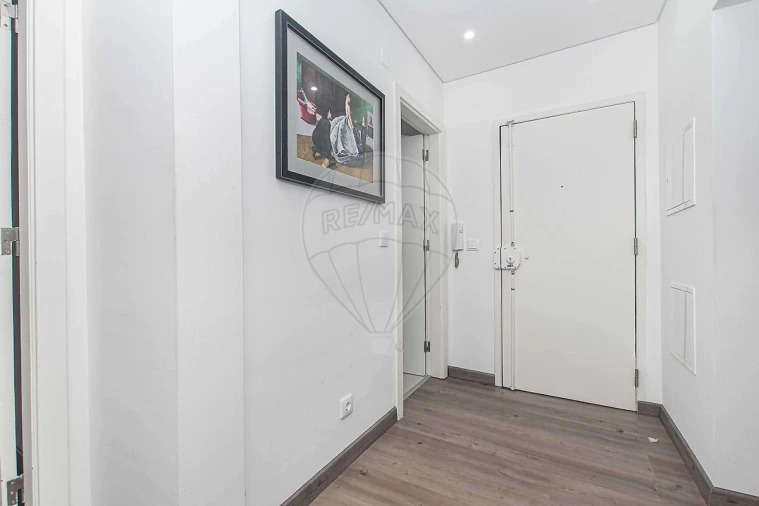 Apartamento T2 para Venda em São Domingos de Rana Foto 9