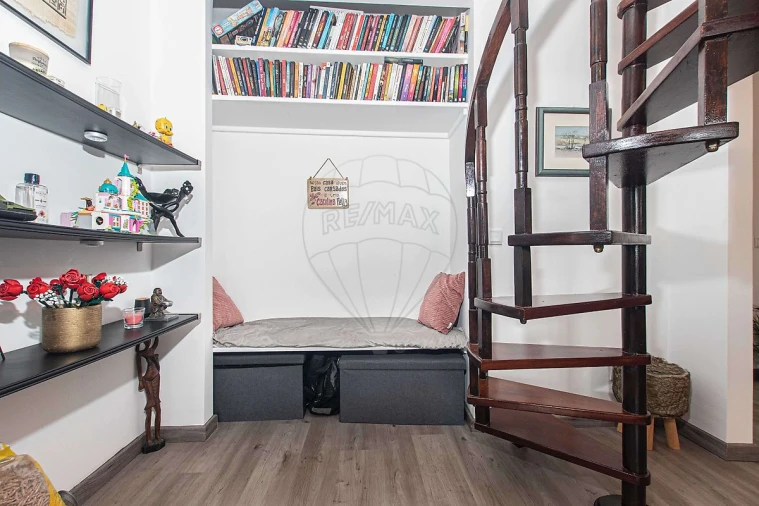 Apartamento T2 para Venda em São Domingos de Rana Foto 8
