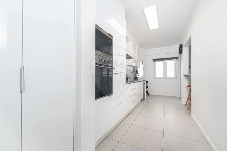 Apartamento T2 para Venda em São Domingos de Rana Foto 12