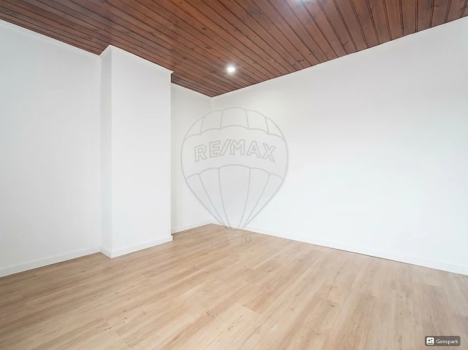 Apartamento T2 para Venda em São Domingos de Rana Foto 17