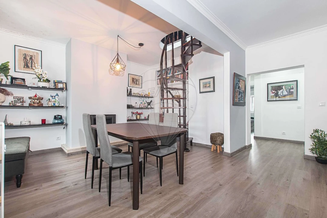 Apartamento T2 para Venda em São Domingos de Rana Foto 2