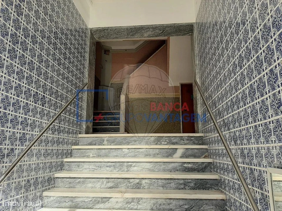 Apartamento T1 para Venda em Agualva e Mira-Sintra Foto 1