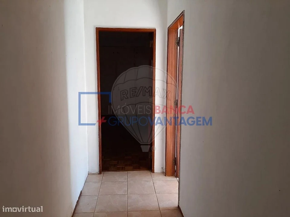 Apartamento T1 para Venda em Agualva e Mira-Sintra Foto 9