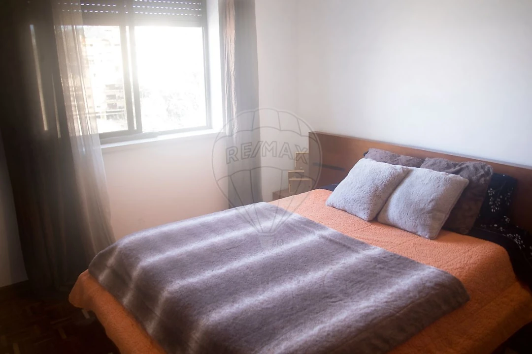 Apartamento T3 para Venda em Santo Antonio dos Olivais Foto 6