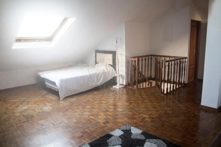 Apartamento T3 para Venda em Santo Antonio dos Olivais Foto 9