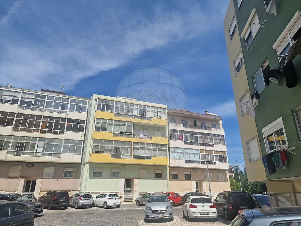 Apartamento T2 para Venda em Algueirão-Mem Martins Foto 13