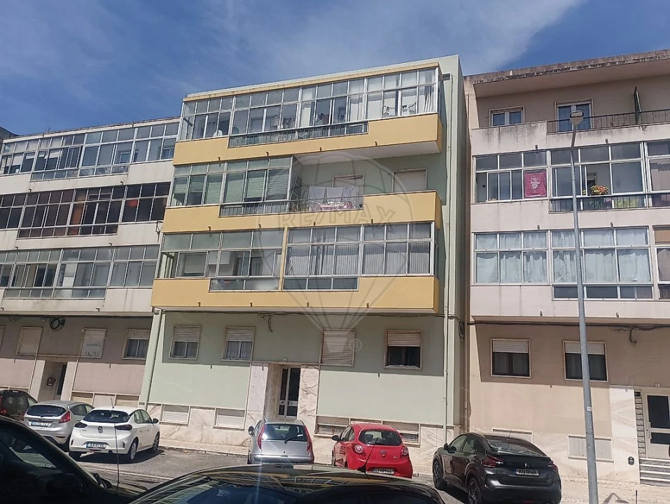 Apartamento T2 para Venda em Algueirão-Mem Martins Foto 14