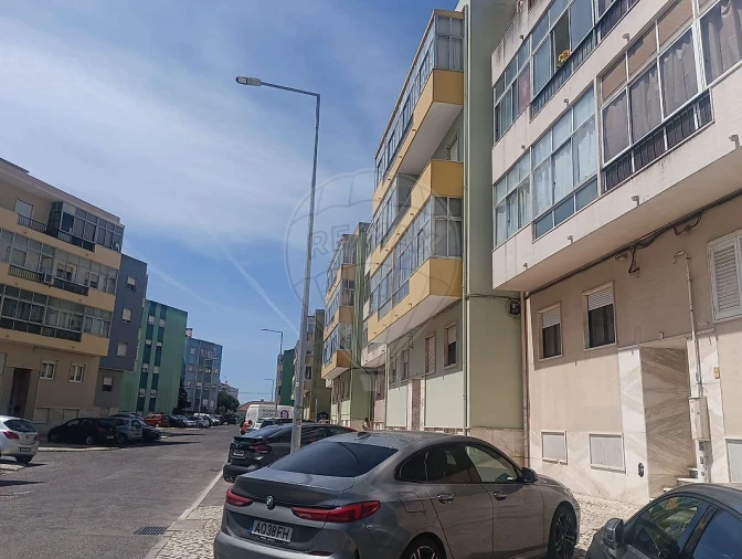 Apartamento T2 para Venda em Algueirão-Mem Martins Foto 10