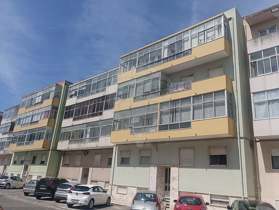 Apartamento T2 para Venda em Algueirão-Mem Martins Foto 12