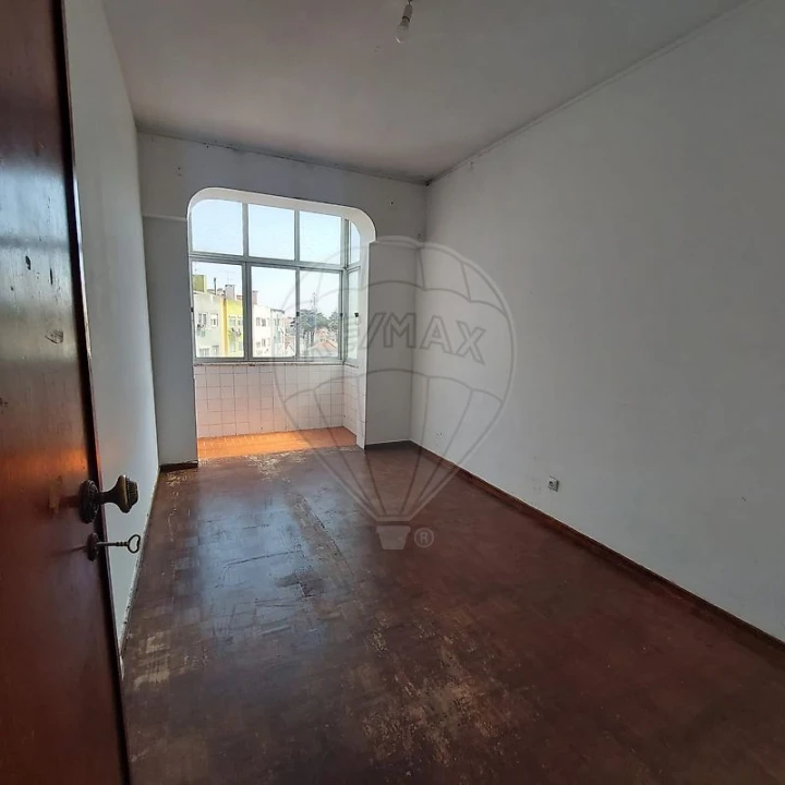 Apartamento T2 para Venda em Algueirão-Mem Martins Foto 15