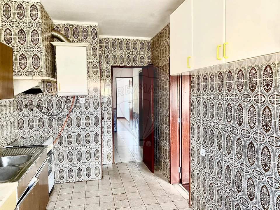 Apartamento T2 para Venda em Algueirão-Mem Martins Foto 32