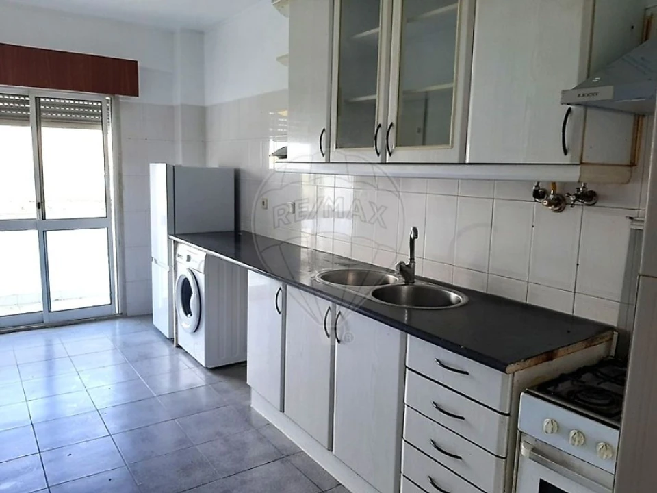 Apartamento T3 para Venda em Algueirão-Mem Martins Foto 11