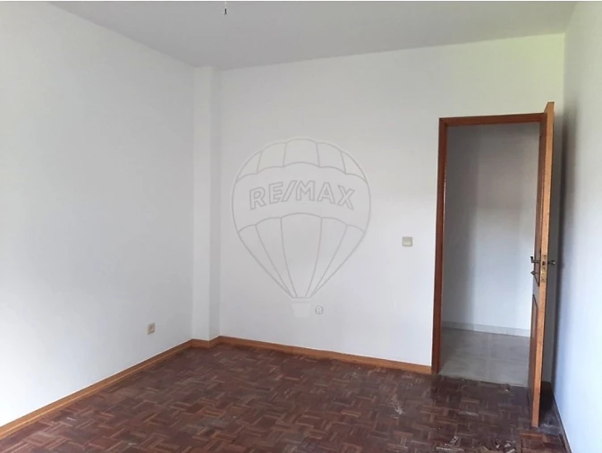 Apartamento T3 para Venda em Algueirão-Mem Martins Foto 2